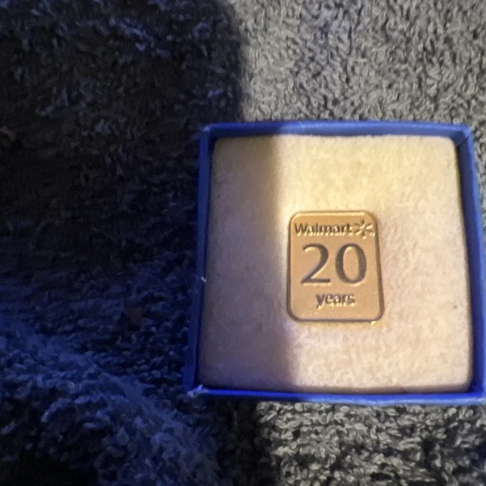 Vtg Collectible Walmart Pin‎ 20 Years In Blue Box Gold Tone